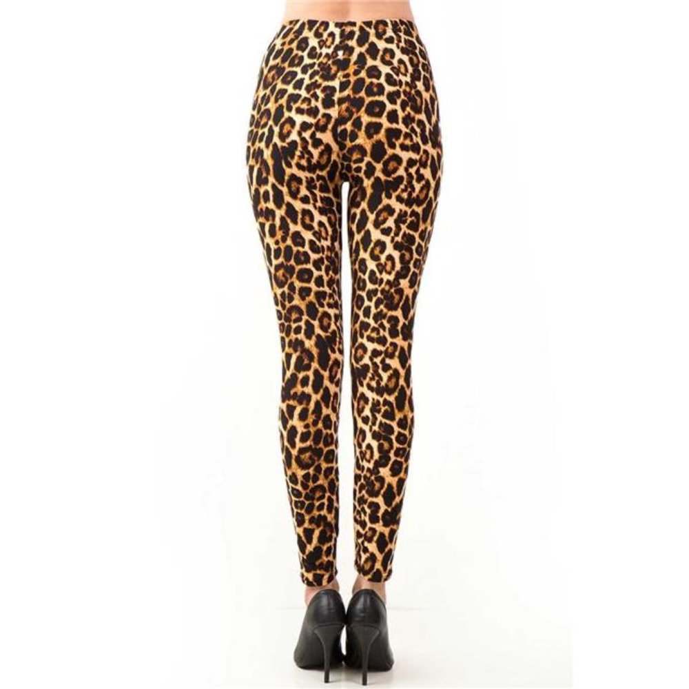 (Plus) Curvy Leopard Print Peachskin Leggings - Picture 4 of 4